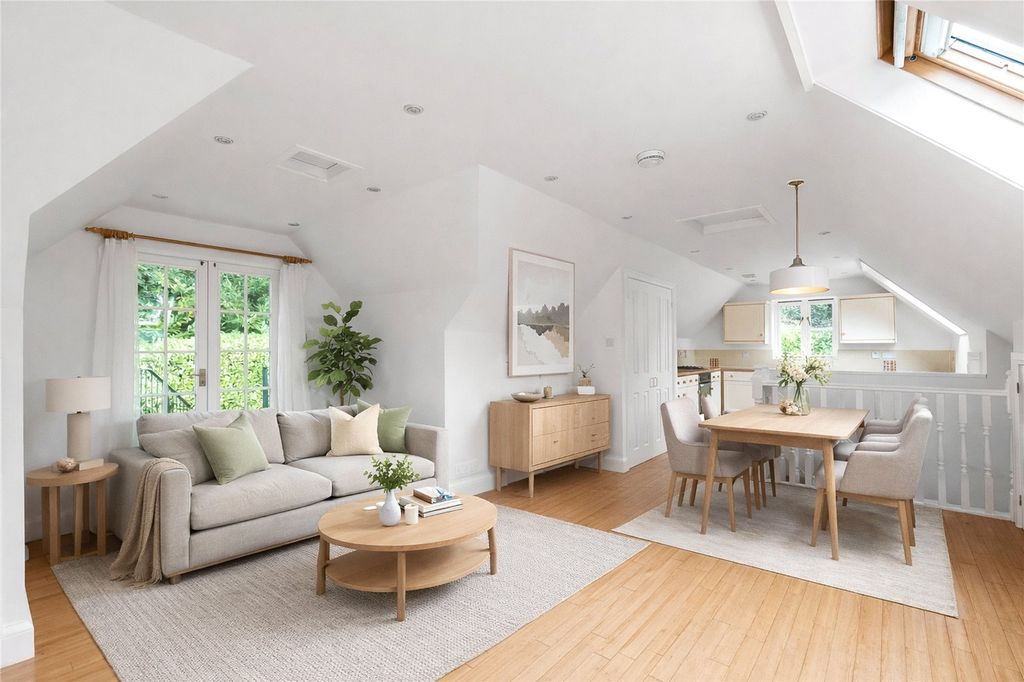 Property photo 2 of 19 Picture No. 24