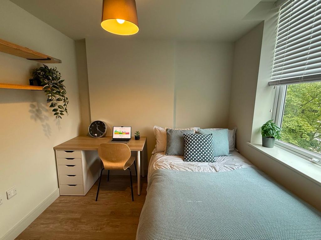 Property photo 1 of 5 3F84506d-1Df6-43Be-B844-89A5d0541083