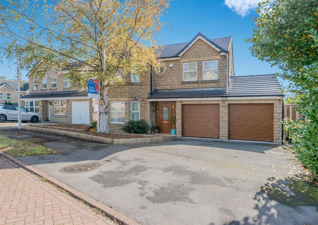 Property photo 1 of 32