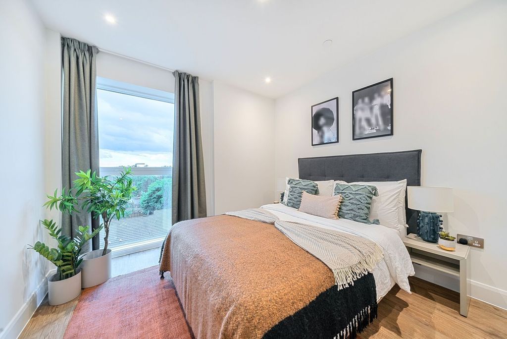 Property photo 1 of 51