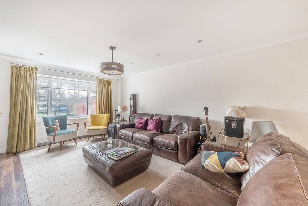 Property photo 2 of 12