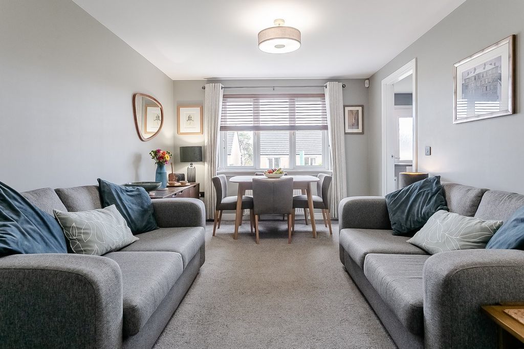 Property photo 3 of 32