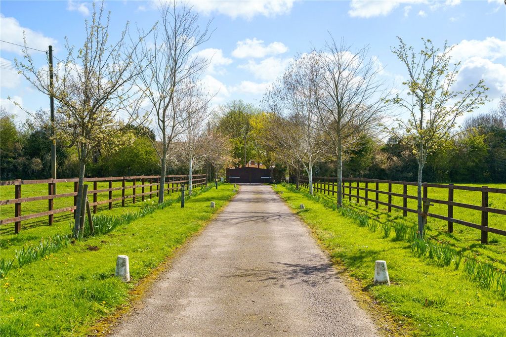 Property photo 3 of 15 Picture No. 17