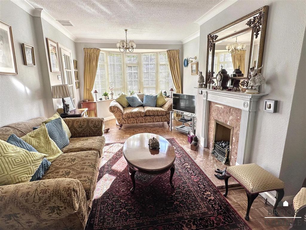 Property photo 2 of 28 01323 438506
