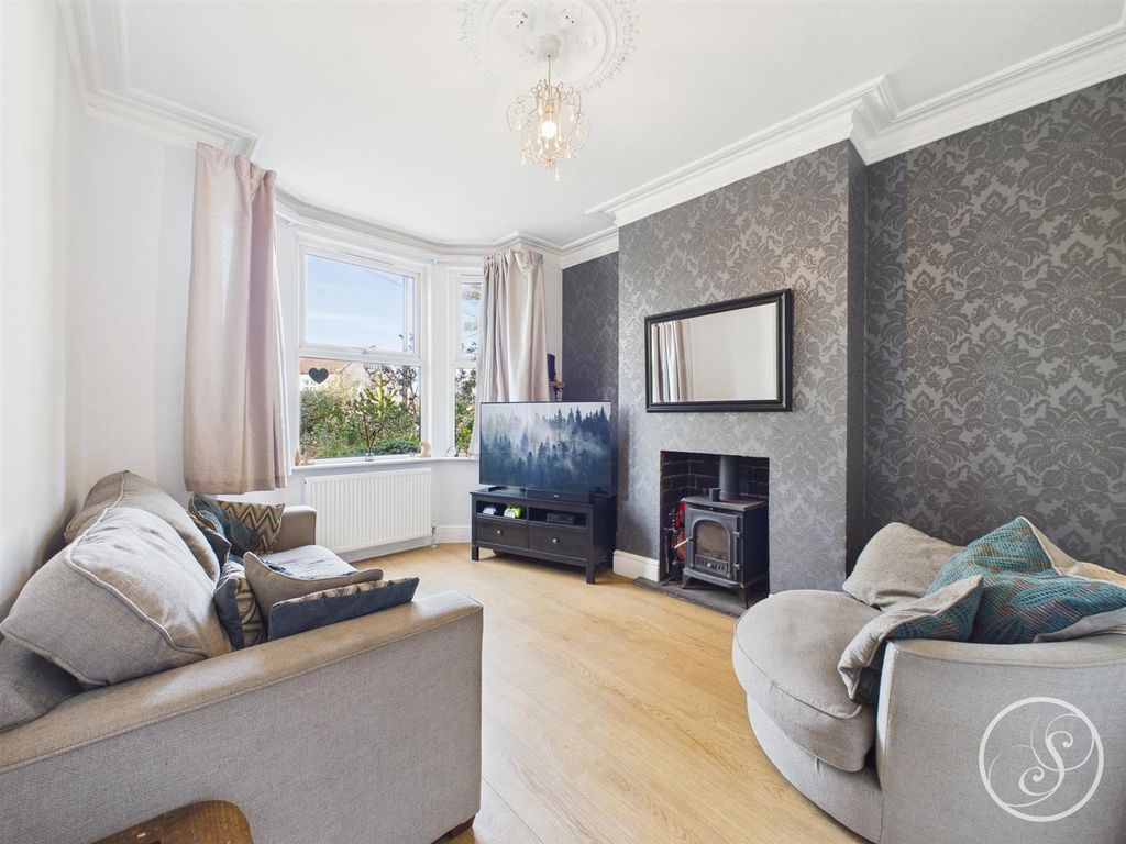 Property photo 3 of 21 Living Room