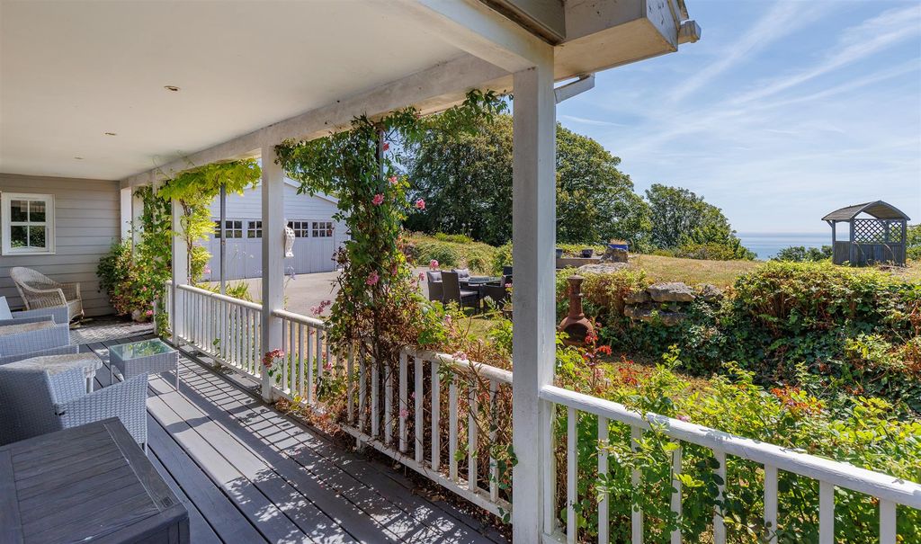 Property photo 2 of 42 Veranda