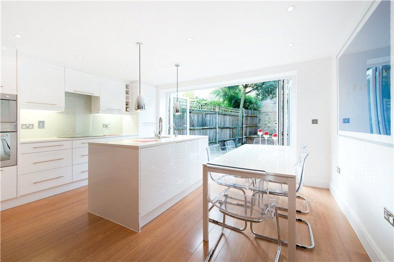 Property photo 1 of 7 Dining Area