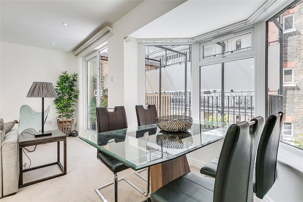 Property photo 2 of 6