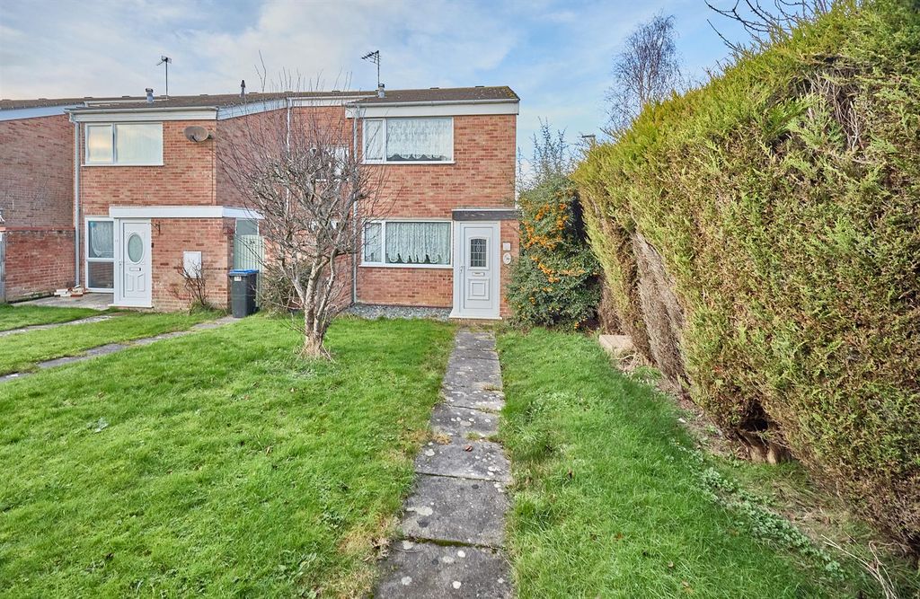 Property photo 1 of 10 Azalea Drive 5.Jpg