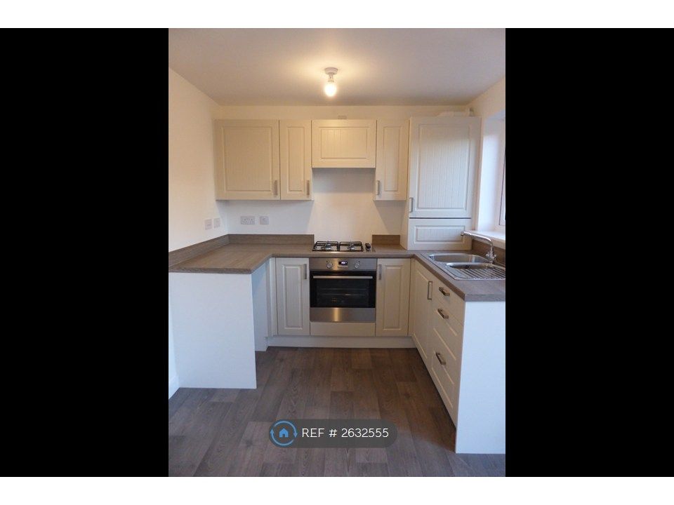 Property photo 3 of 17 Kitchen