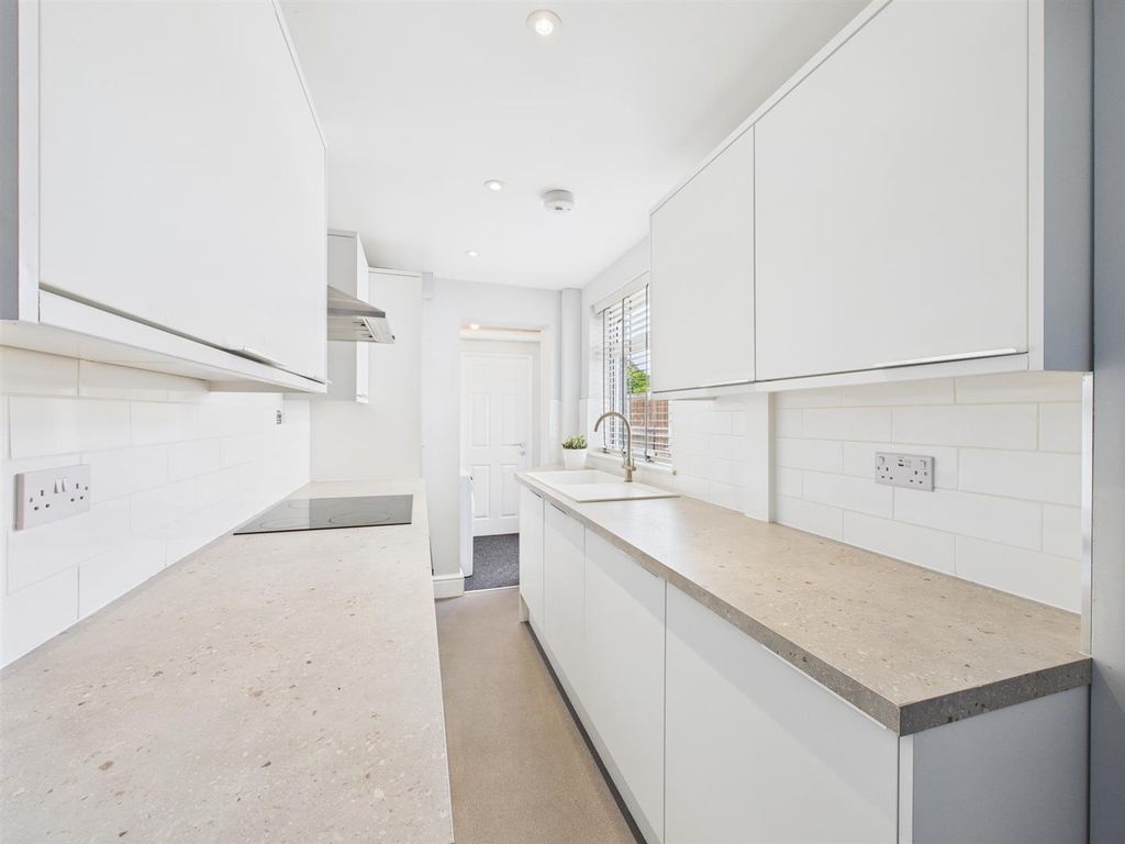 Property photo 3 of 9 Cam04063G0-Pr0094-Still003.Jpg