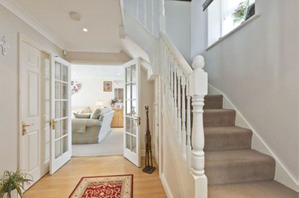 Property photo 2 of 9 Picture No. 33