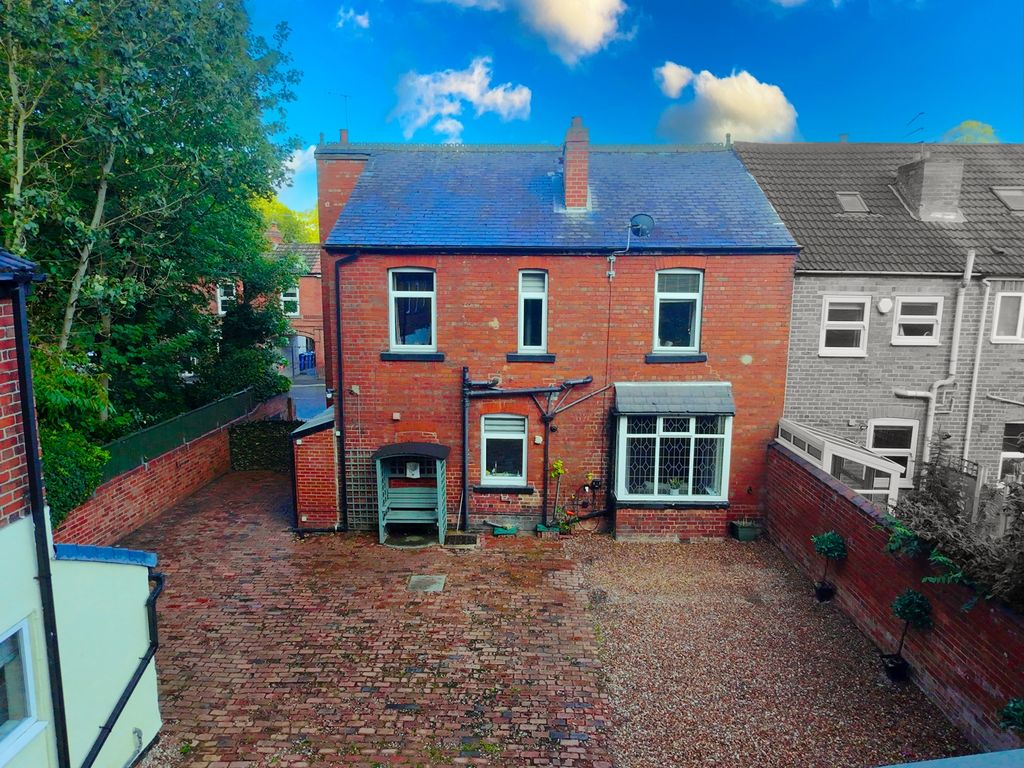 Property photo 3 of 18 Low Road 2