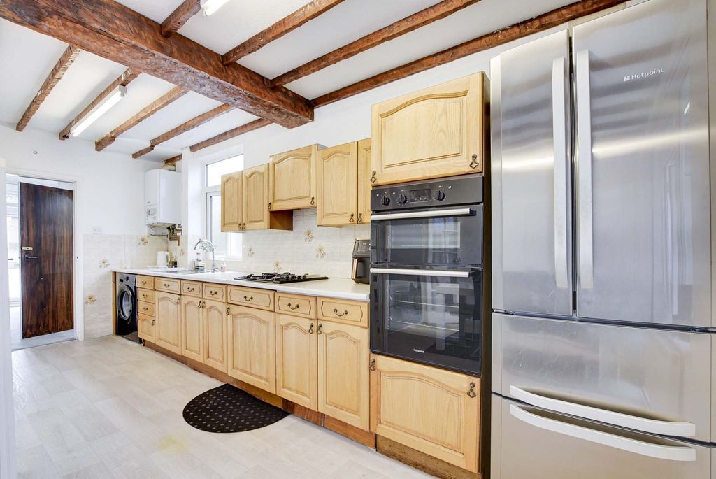 Property photo 3 of 31