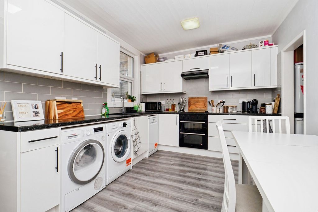 Property photo 1 of 23 Pbox-Img.Jpg