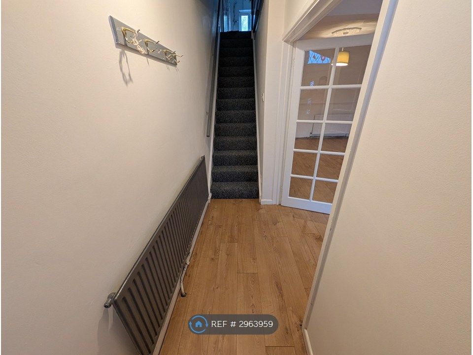Property photo 2 of 13 Entrance Passage