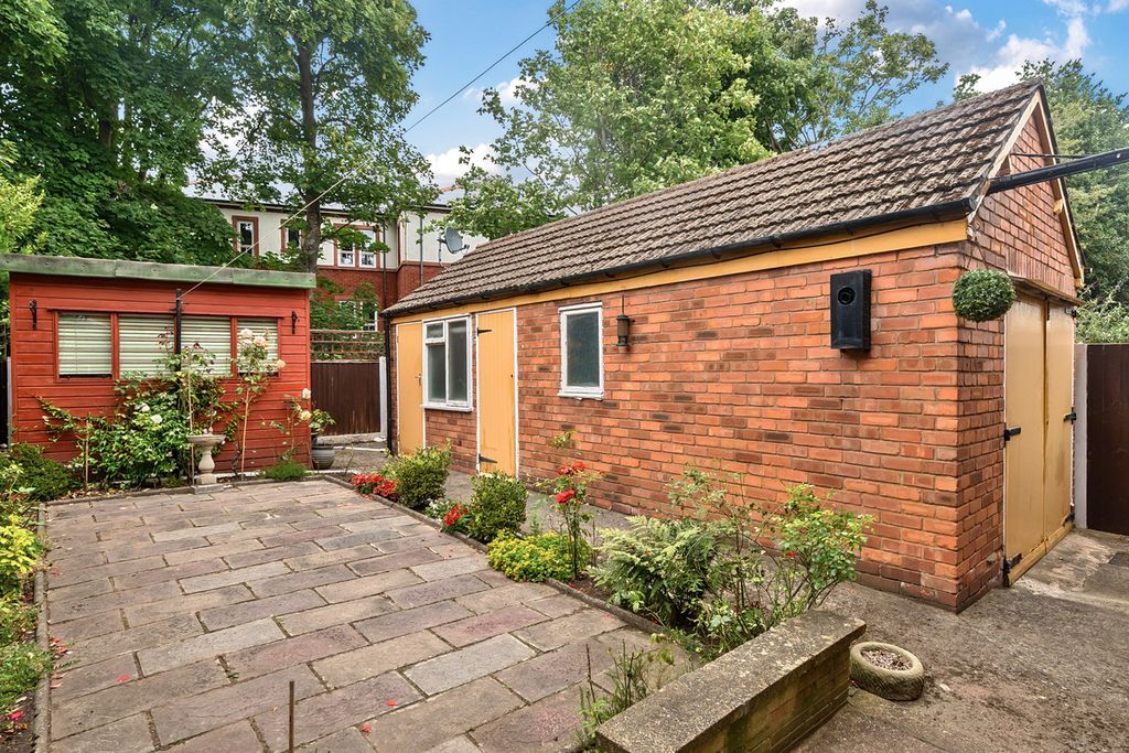 Property photo 2 of 21
