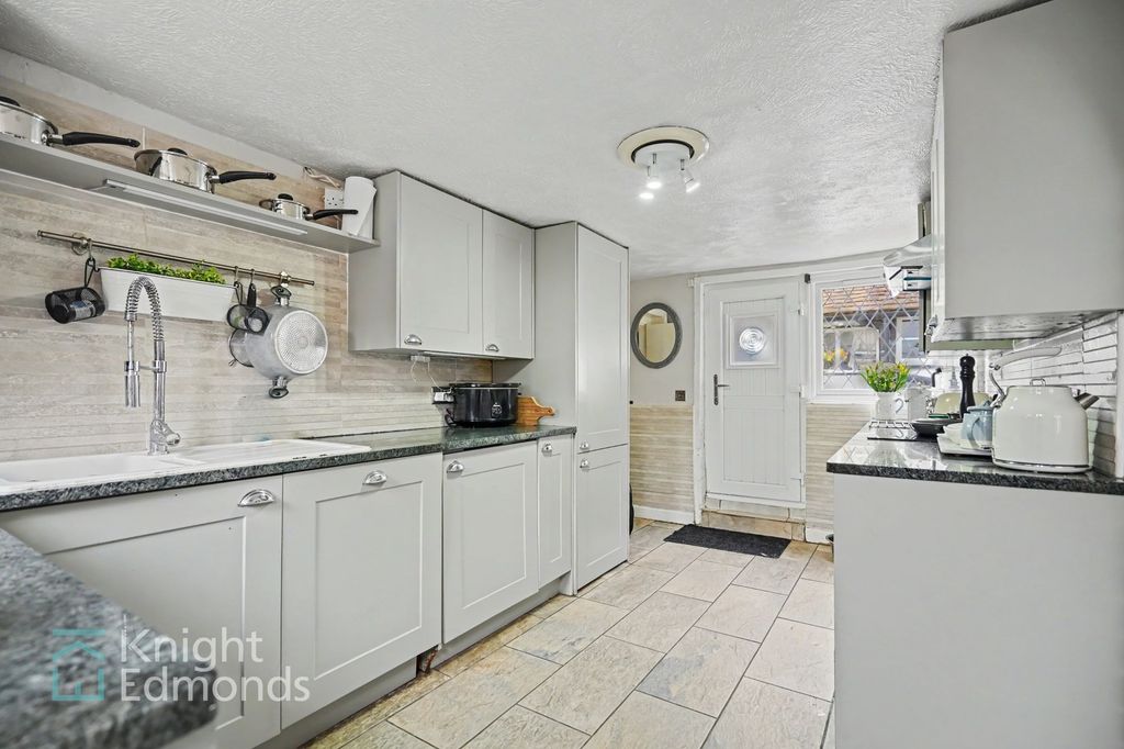 Property photo 3 of 29 Kitchen