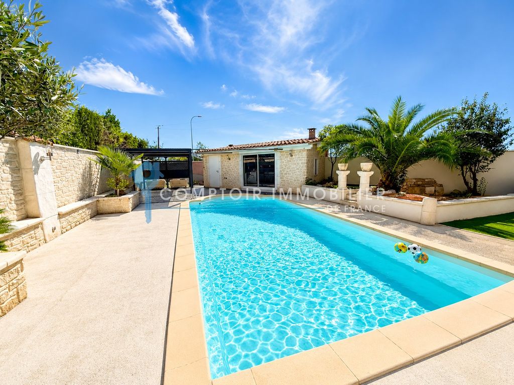Property photo 1 of 17 Marignane: A House With Great Potential And Comfort, Pool, Independent T2 And A Refined Lifestyle