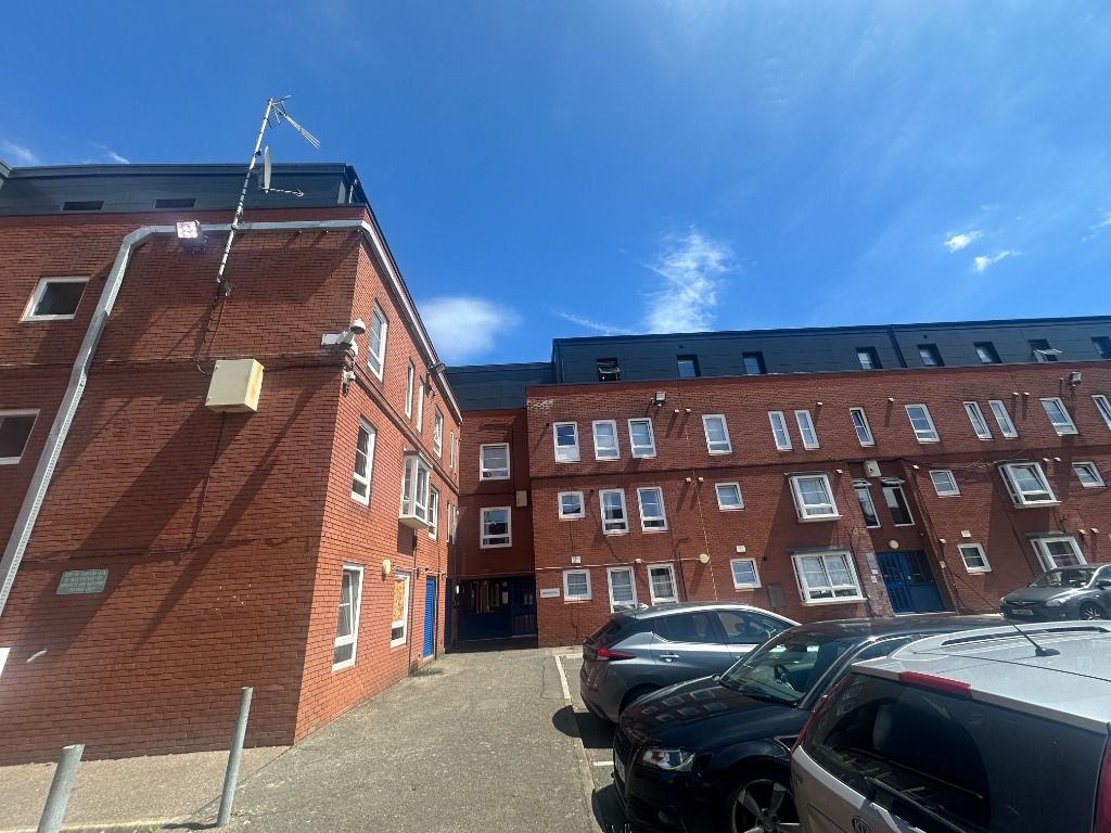 Property photo 1 of 6
