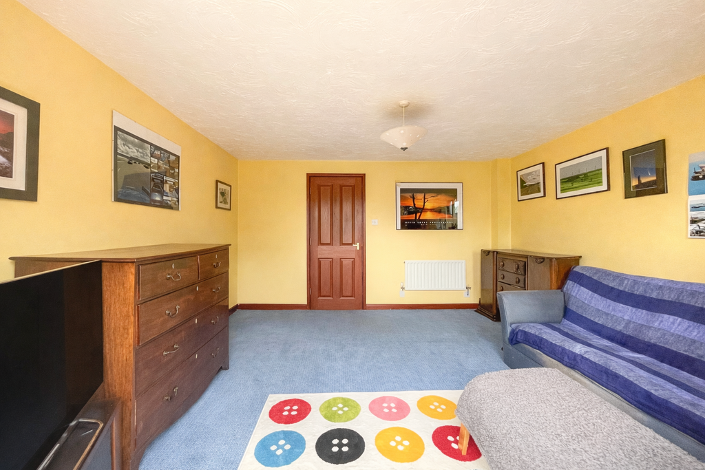 Property photo 3 of 10 Fromtroom2