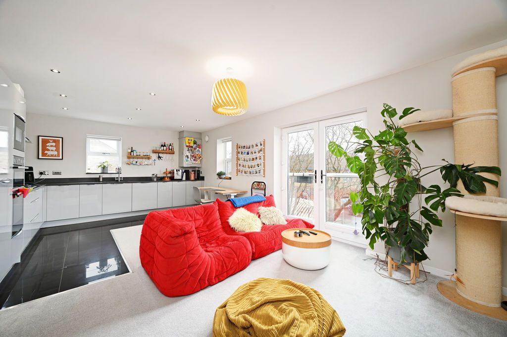 Additional image 4 of 2 bed flat for saleLime Tree House, Hunters Walk, Chesterfield S40