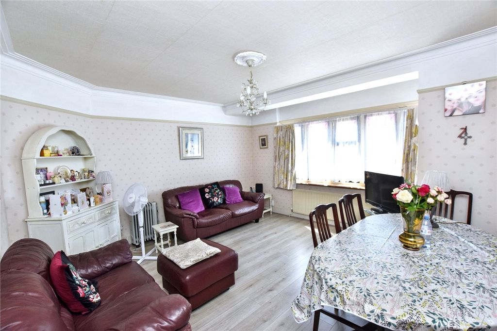 Property photo 2 of 12 Picture No. 11