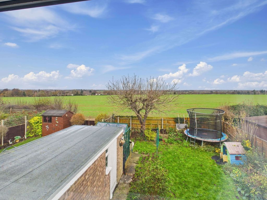 Property photo 2 of 18 Leave 2