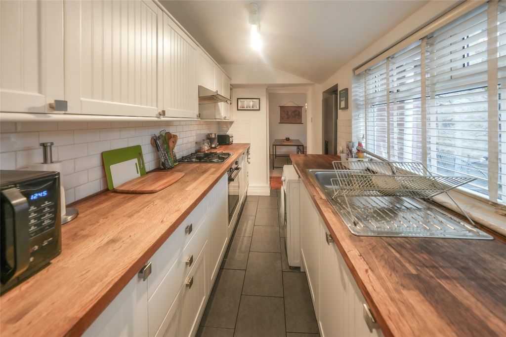 Property photo 3 of 15 Kitchen