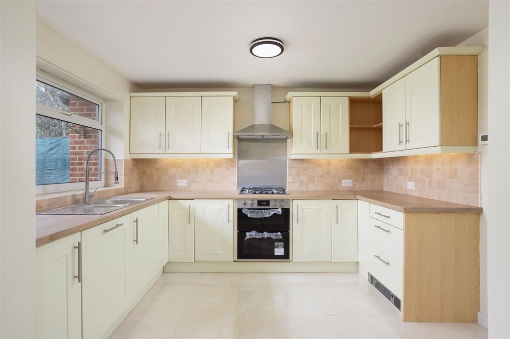 Property photo 3 of 17 00021.Jpg