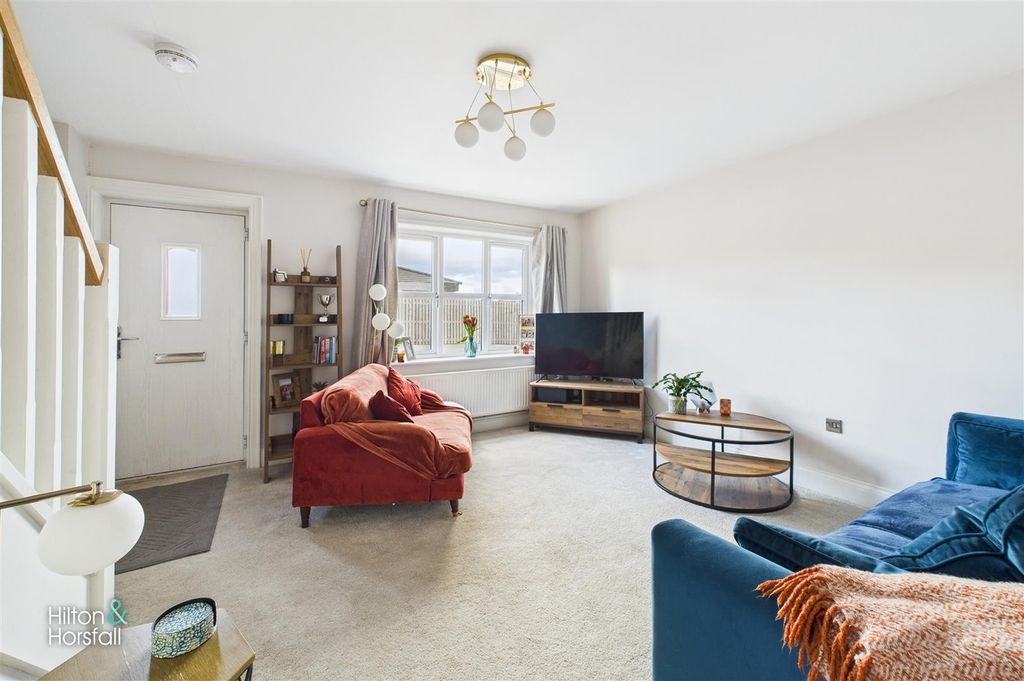 Property photo 2 of 14 Towler Drive