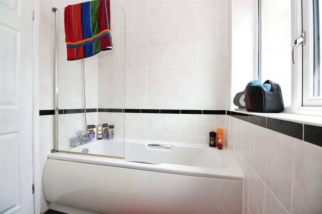Property photo 3 of 14 Bathroom