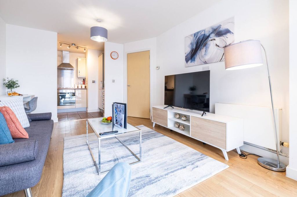 Property photo 1 of 32 Living Room