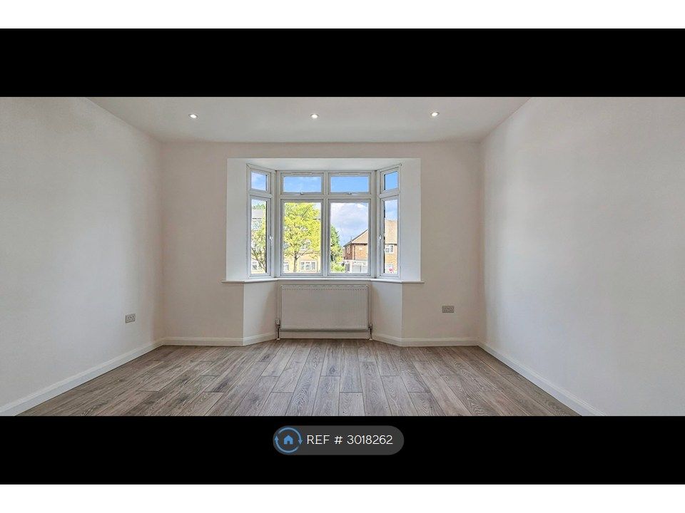 Property photo 2 of 27