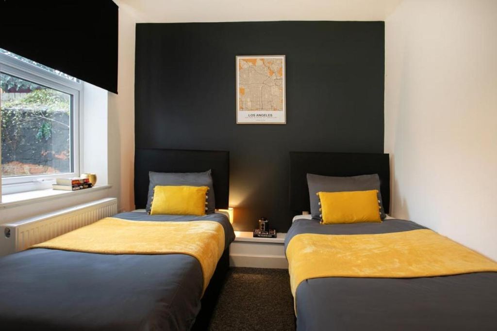 Property photo 3 of 5