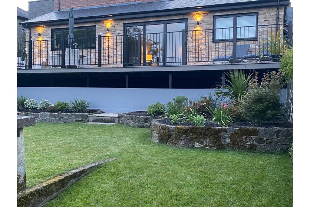 Property photo 2 of 25