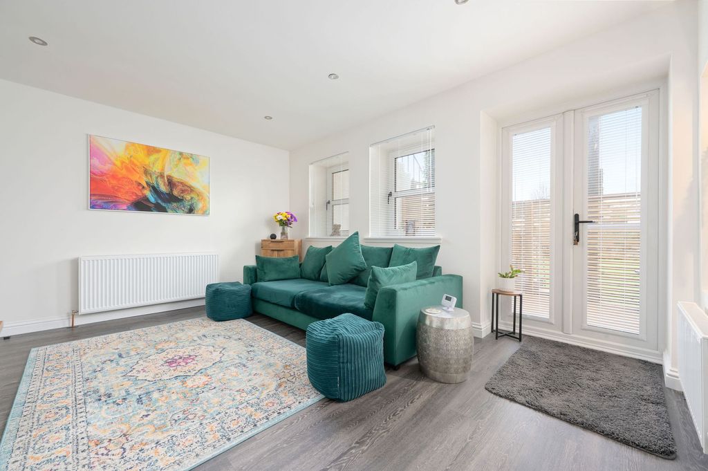 Property photo 3 of 22