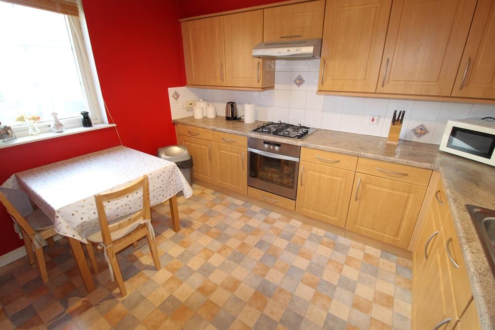 Property photo 2 of 6 Kitchen