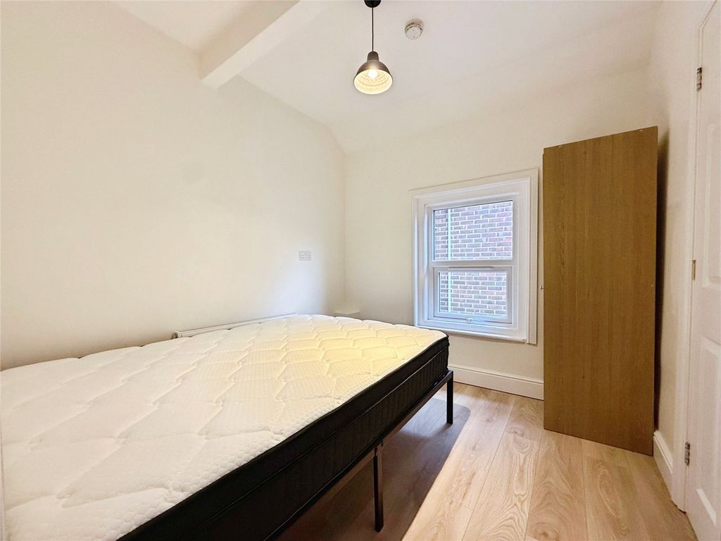 Property photo 3 of 8 Picture No. 10