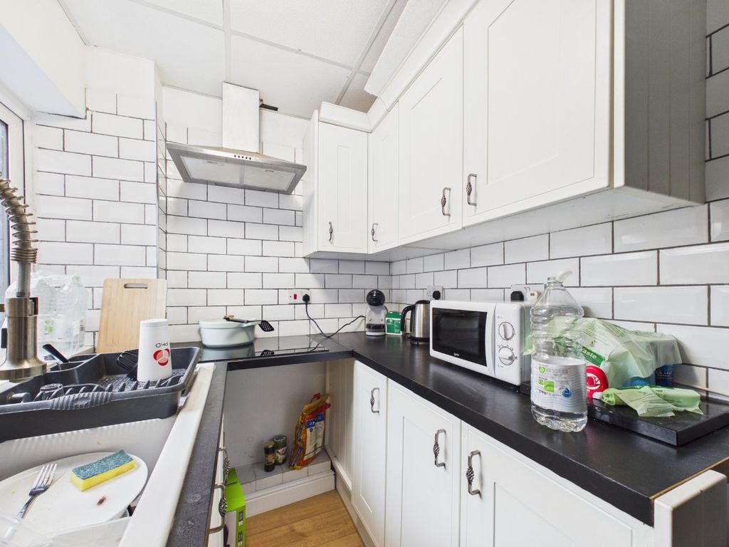 Property photo 2 of 8 3979524