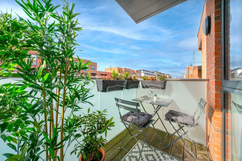 Property photo 3 of 16 Balcony