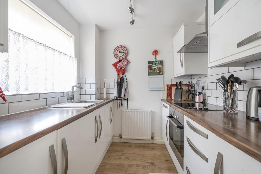 Property photo 3 of 20 Kitchen