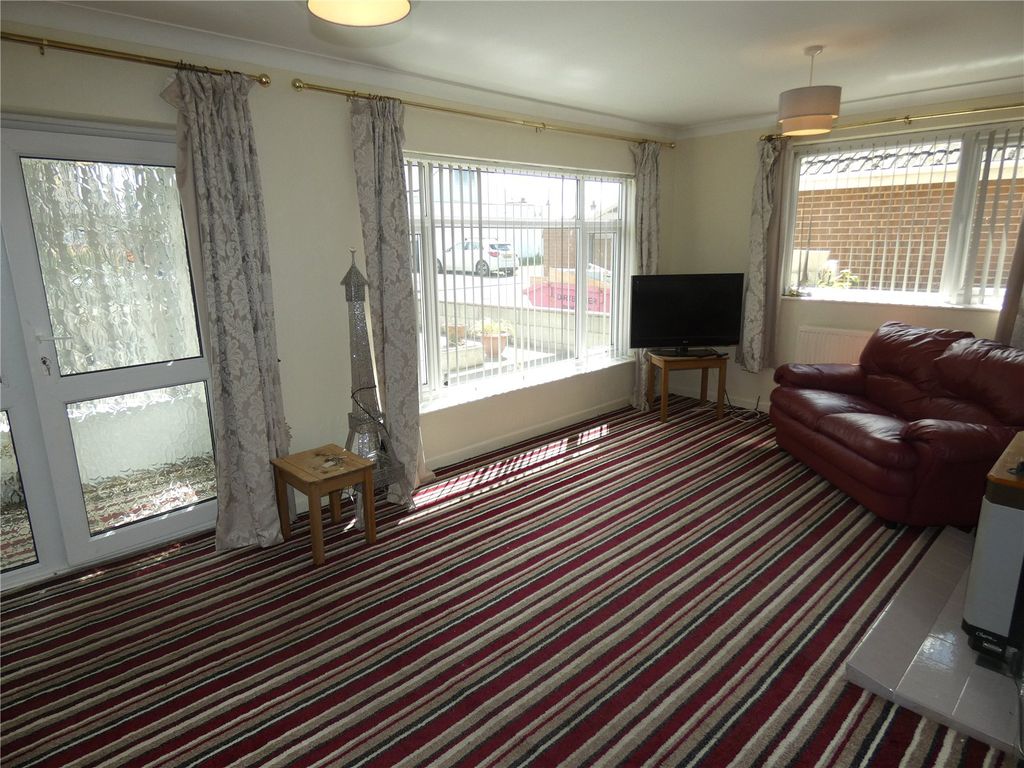 Property photo 3 of 18 Picture No. 05