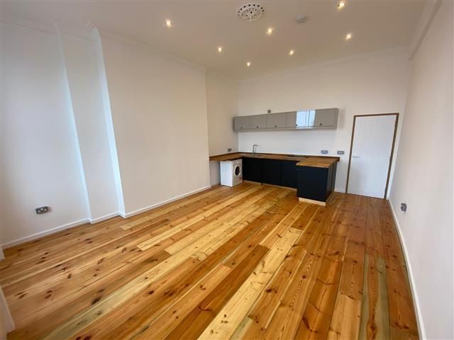 Property photo 2 of 6 Living Room