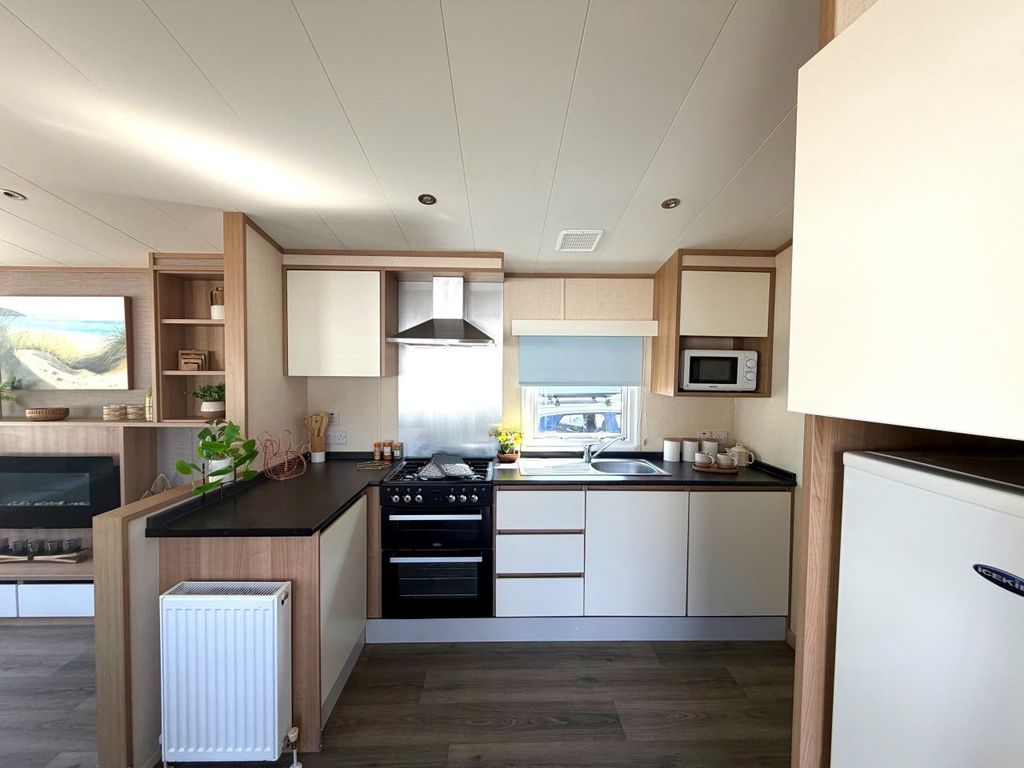 Property photo 2 of 8 Carnaby Cascade 2015 Car0064723 146484172.Jpeg
