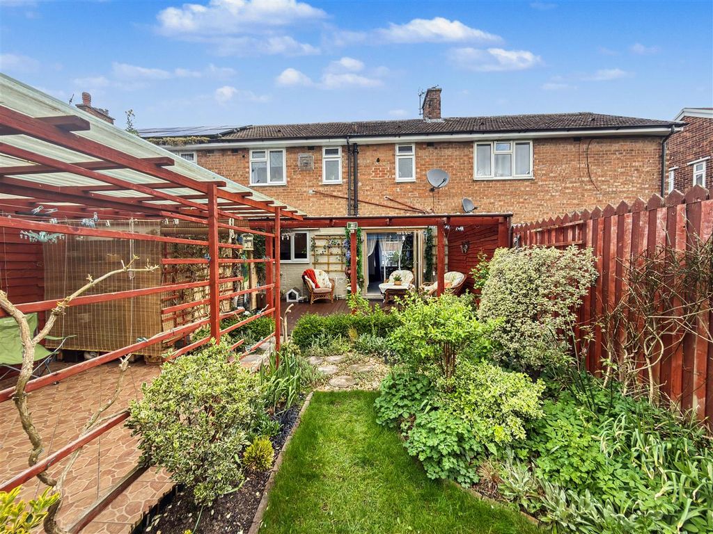 Property photo 1 of 17 Outside