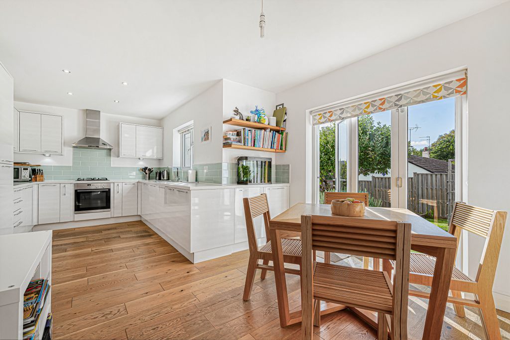 Property photo 2 of 23 Kitchen Diner
