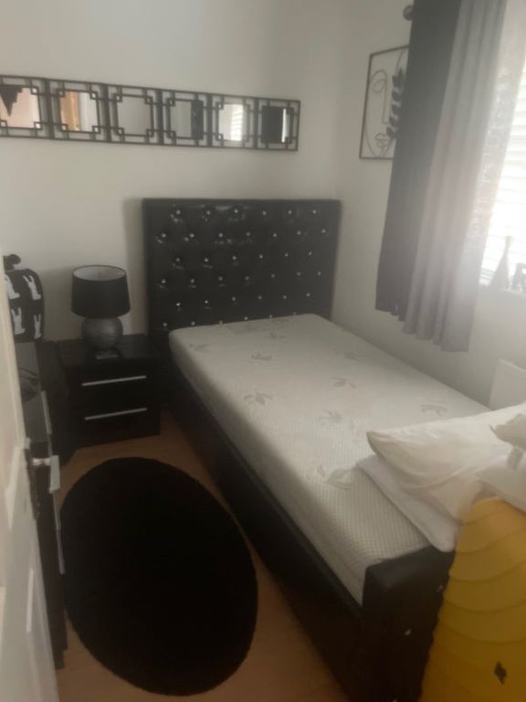 Property photo 1 of 2