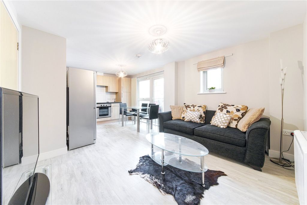 Property photo 2 of 11