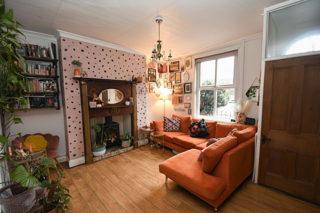 Property photo 2 of 12